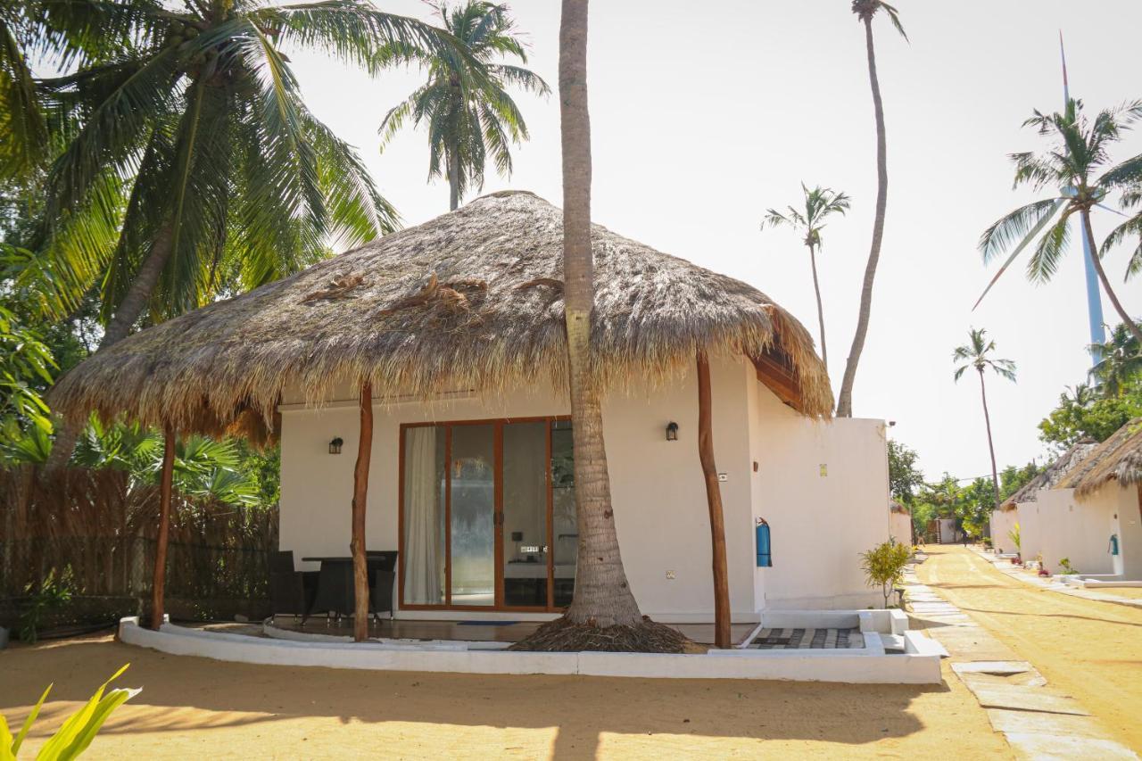 The Blue Lagoon Resort Калпития Экстерьер фото