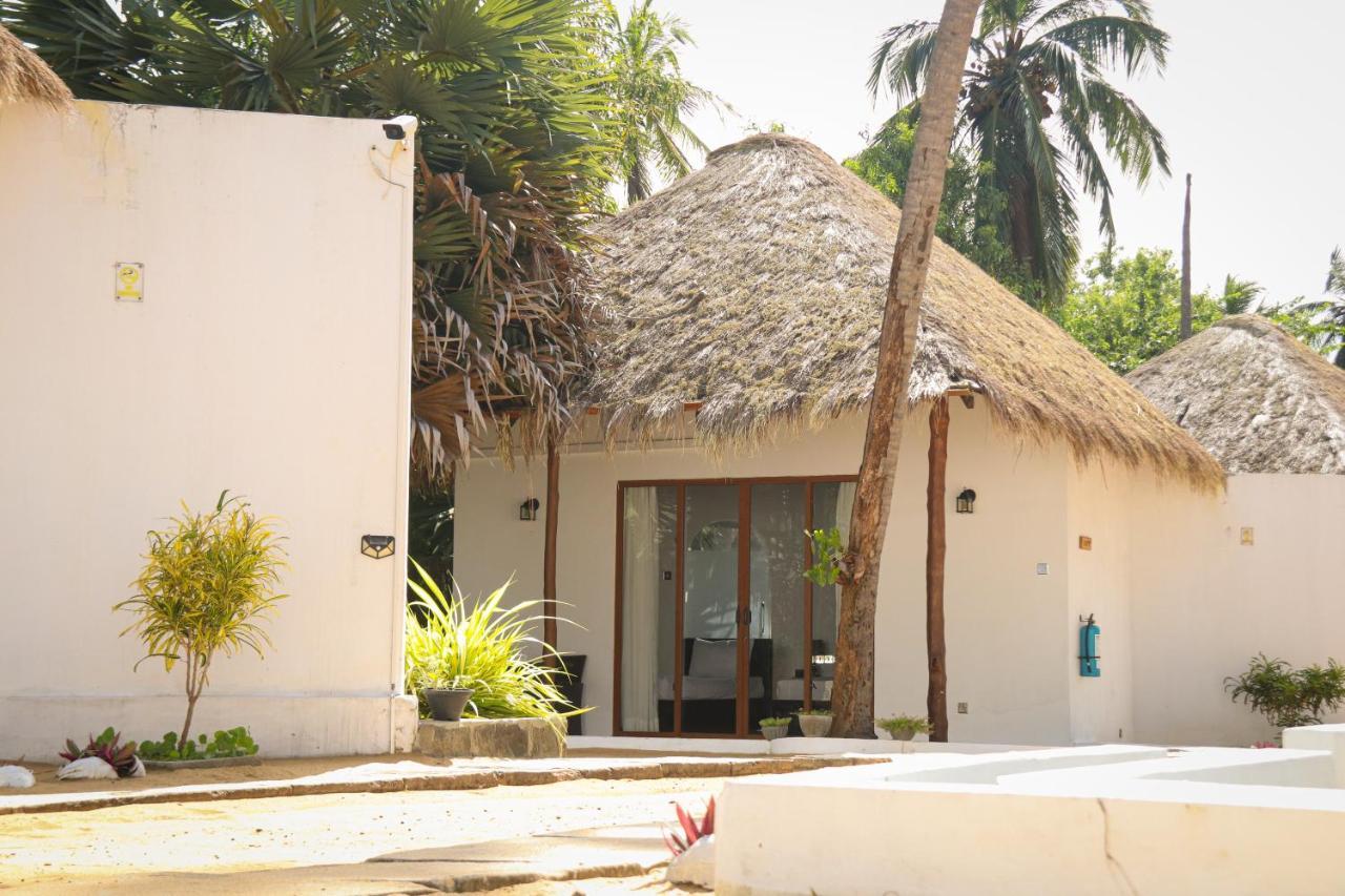 The Blue Lagoon Resort Калпития Экстерьер фото
